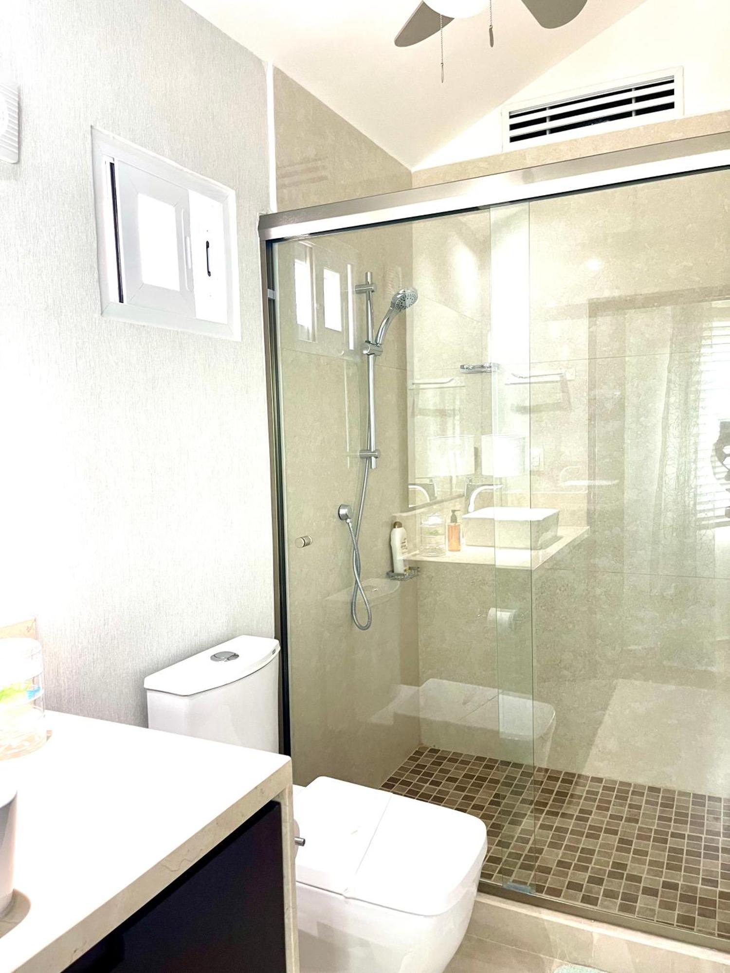 Exclusive Beachfront Luxury Villa, Private Gym, Personalized 5 Star-service, Direct Access Villa