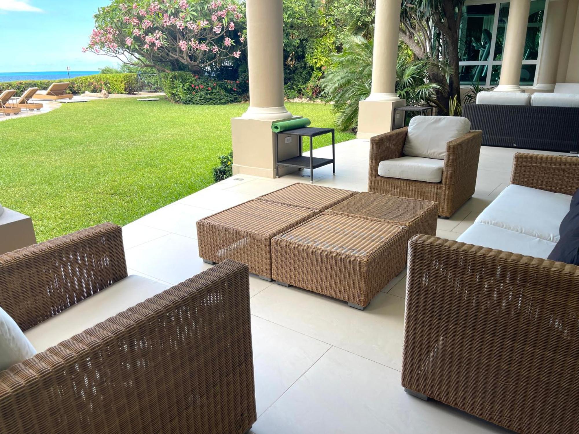 Villa Exclusive Beachfront Luxury Villa, Private Gym, Personalized 5 Star-service, Direct Access *