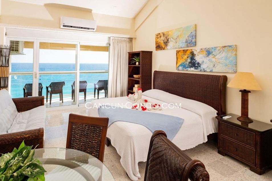 Aparthotel 2 Story Oceanfront Penthouses On Beach! Cancun