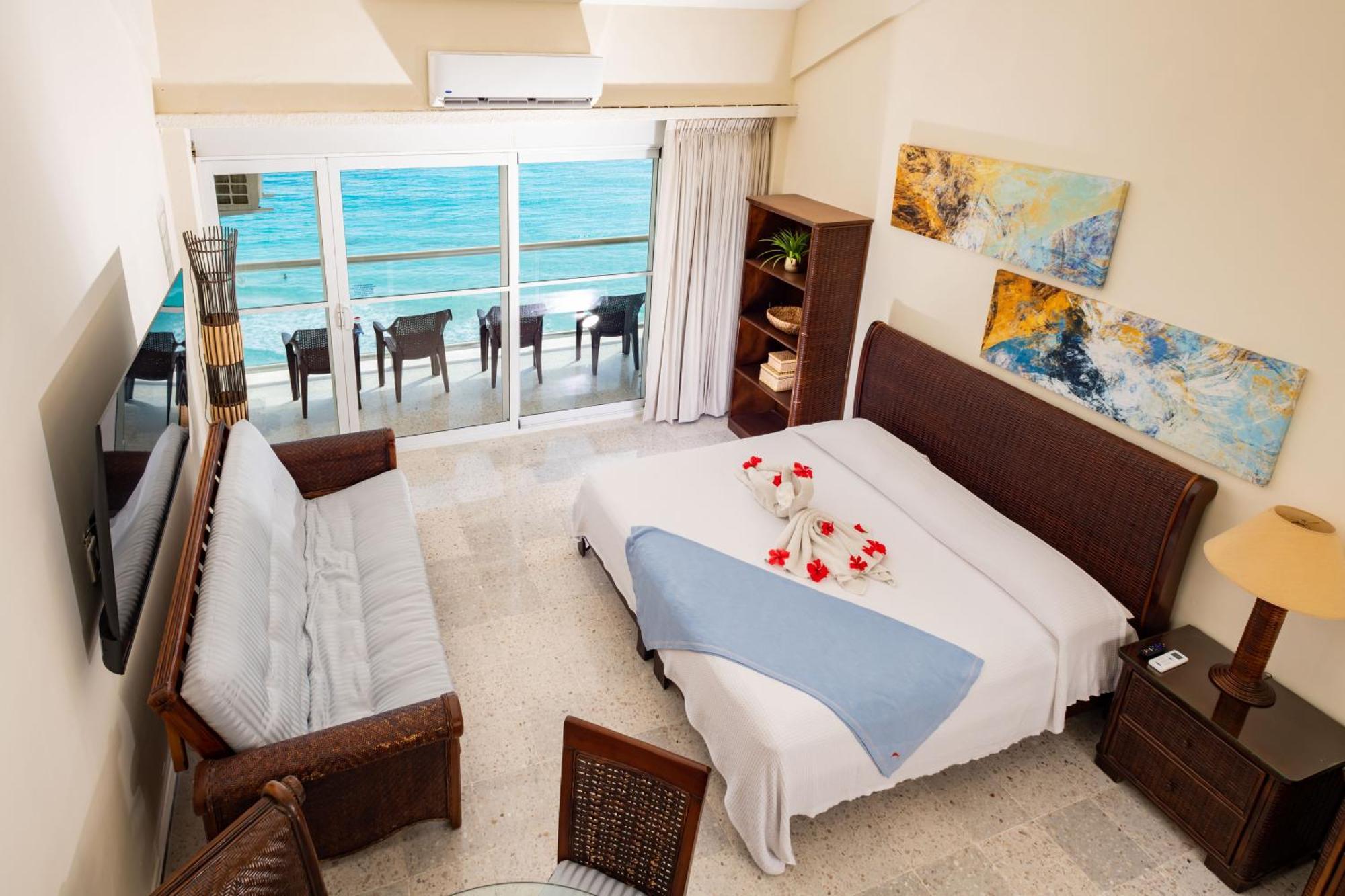 Aparthotel 2 Story Oceanfront Penthouses On Beach!