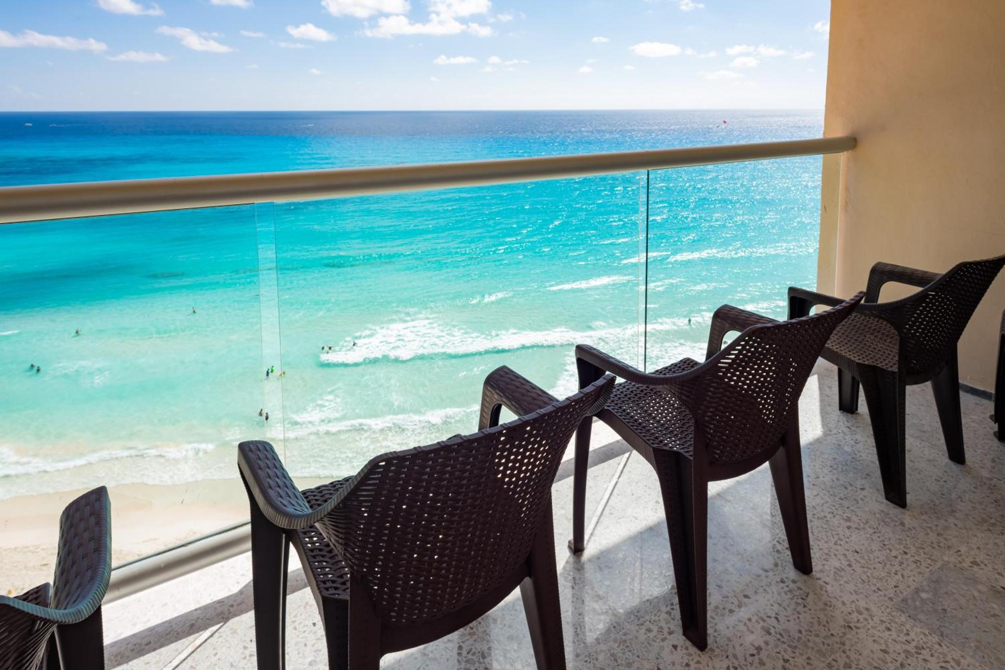2 Story Oceanfront Penthouses On Beach! Cancun
