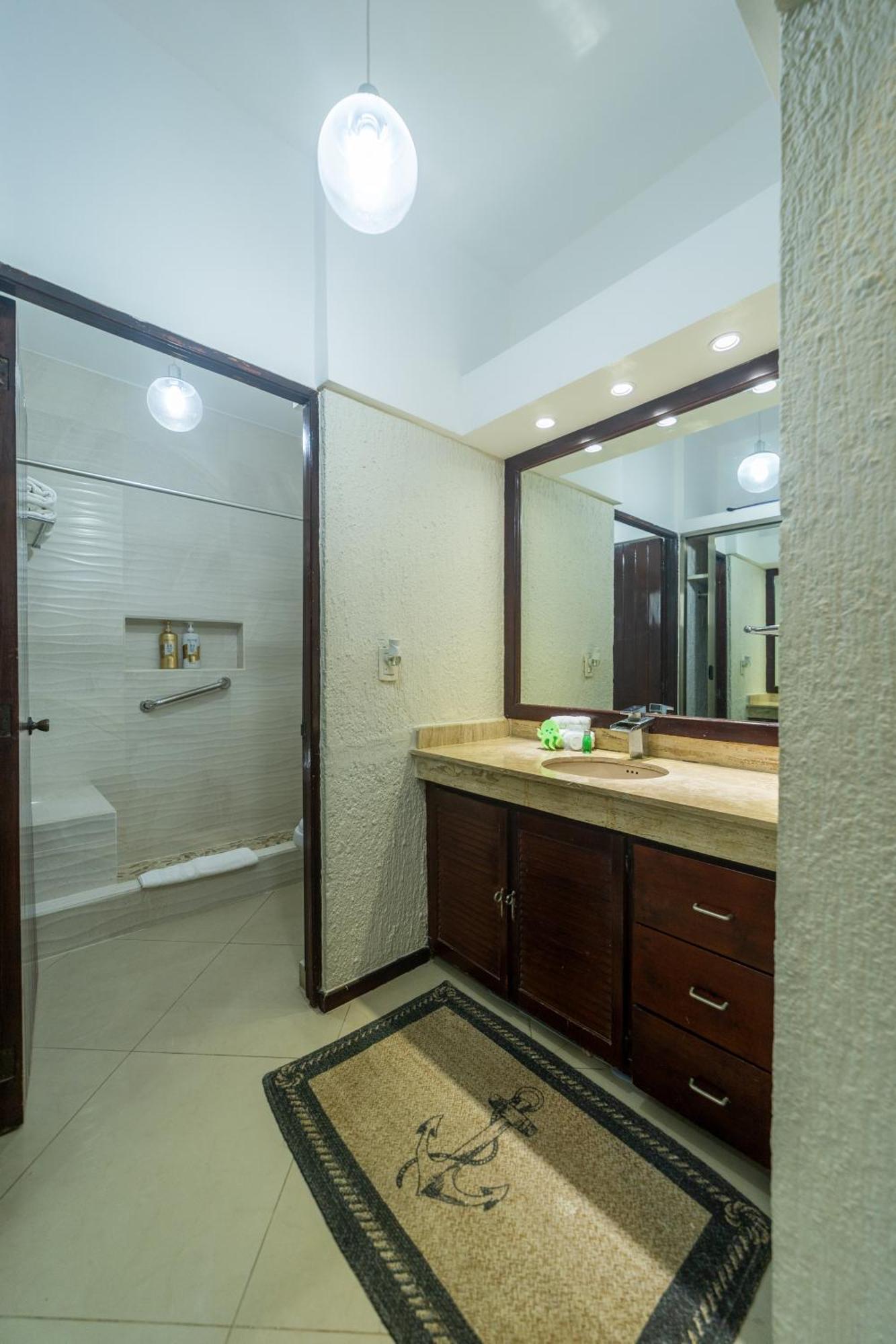 Solymar Corner Penthouse