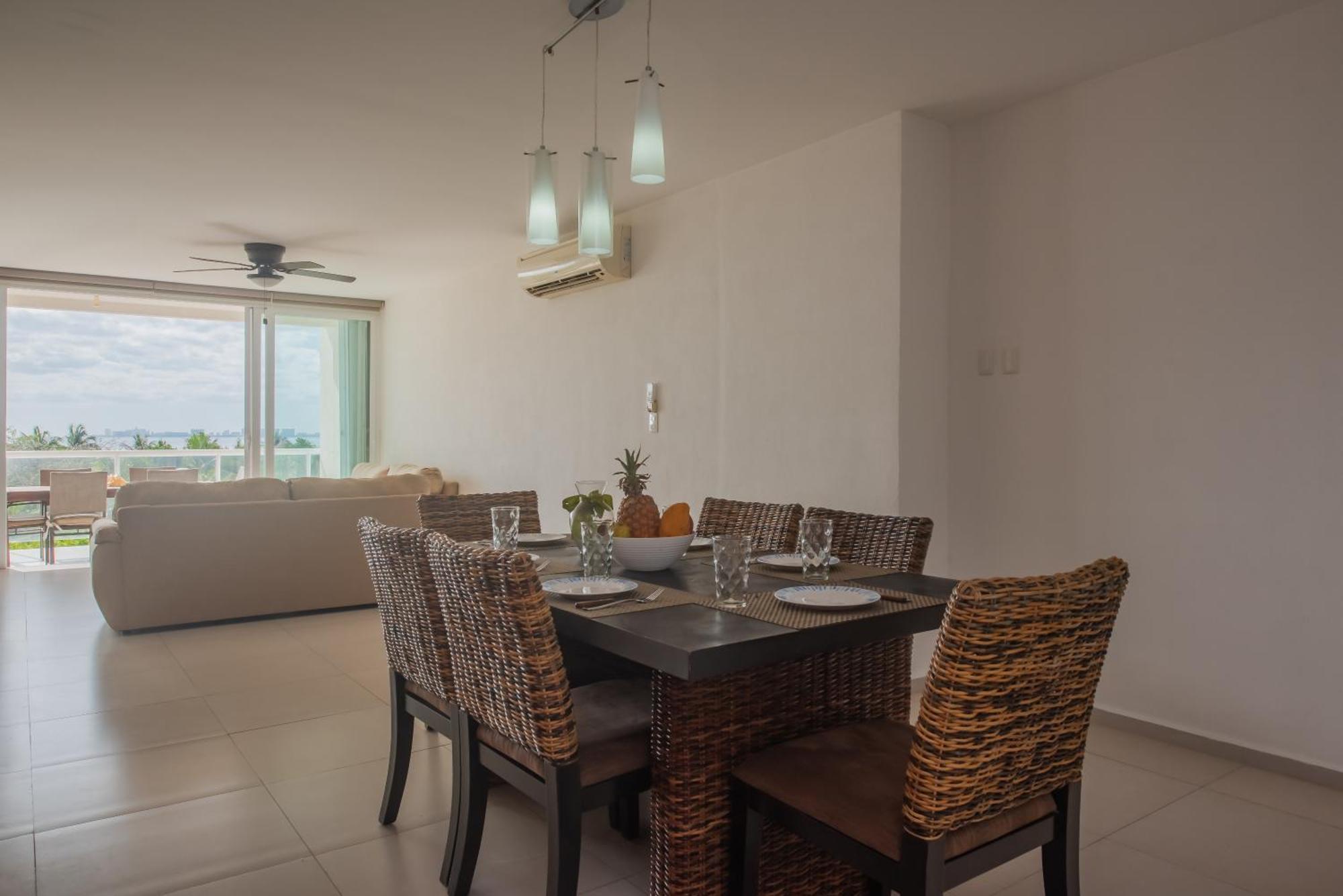 New Beachfront Luxury Apartamento