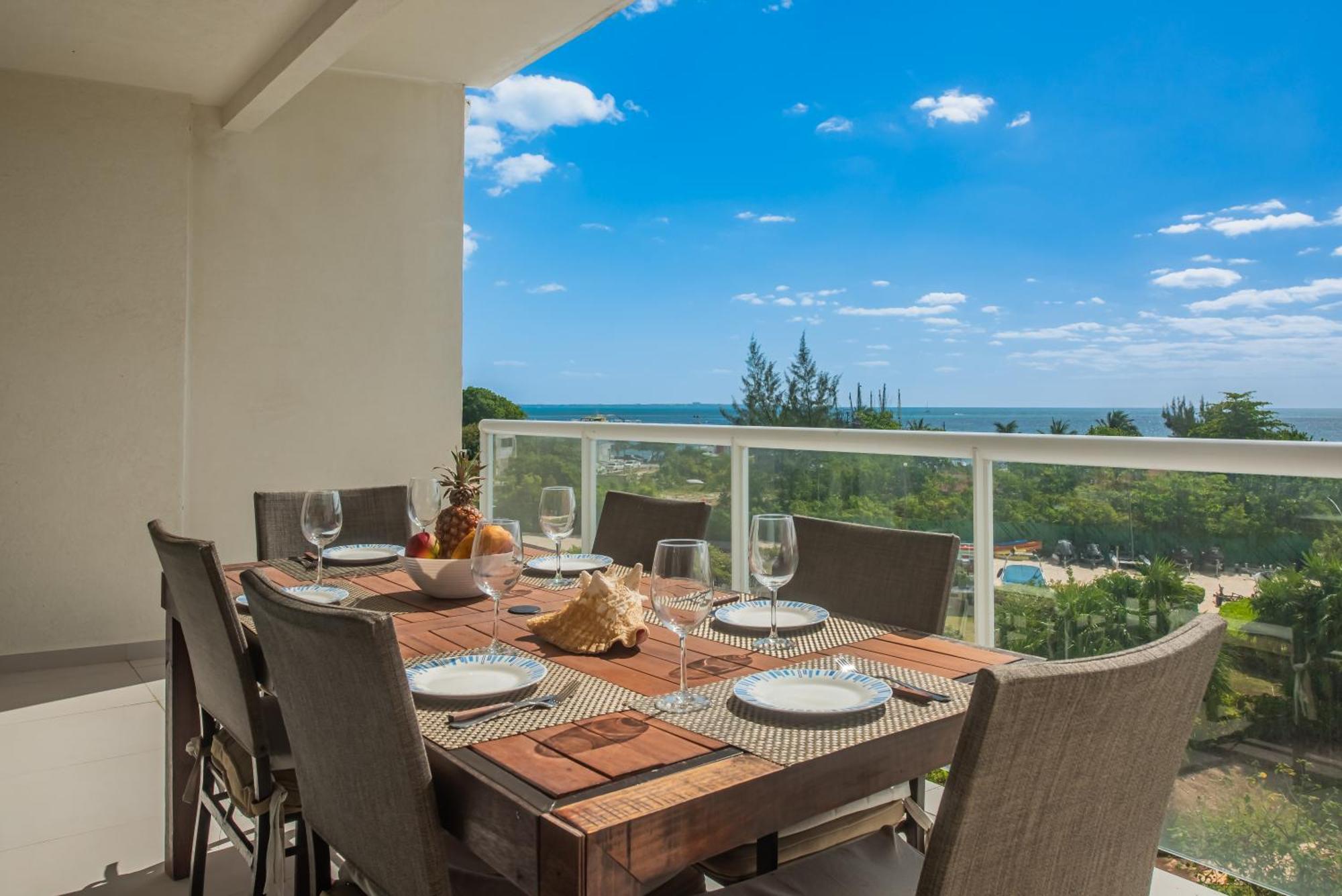 New Beachfront Luxury * Cancún