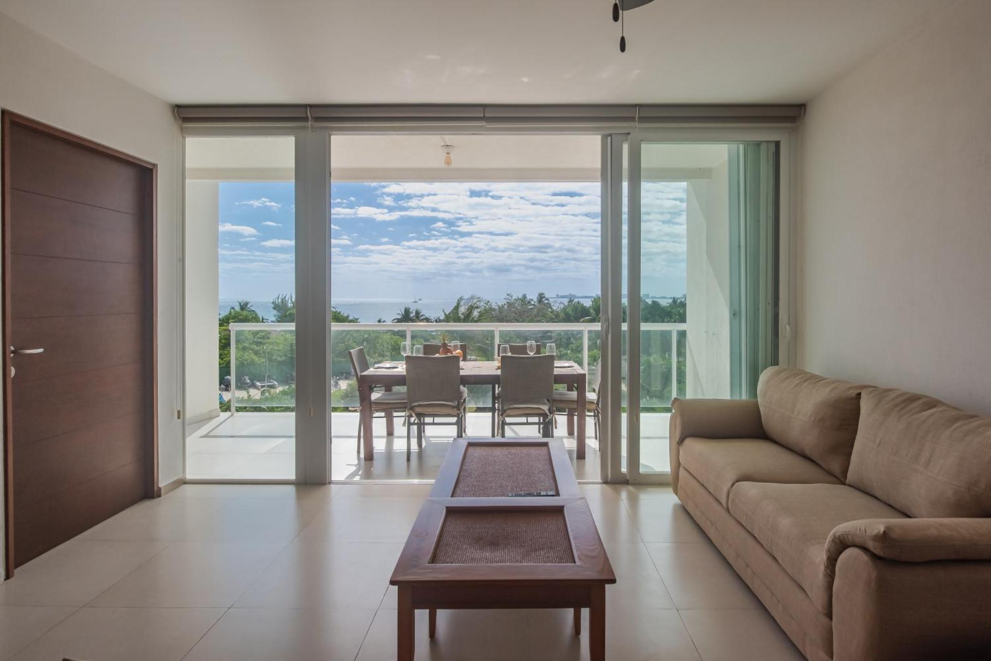 New Beachfront Luxury Apartamento
