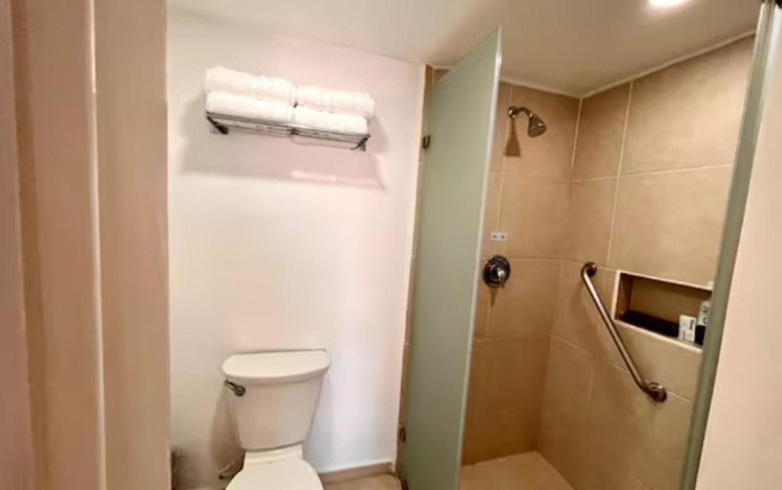 Vacation Getaway With Access & Balcony Cancún