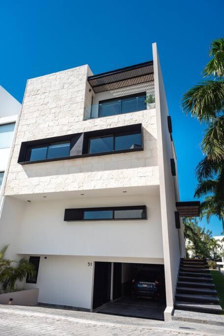 Villa *private Rooftop Pool* 5 Min Walk To Beach 5bdr Cancún