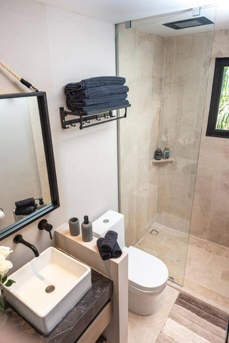 *private Rooftop Pool* 5 Min Walk To Beach 5bdr Villa Cancún