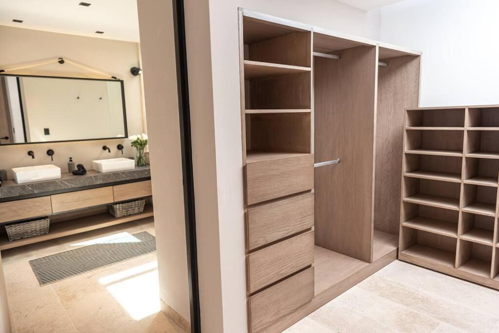 *private Rooftop Pool* 5 Min Walk To Beach 5bdr