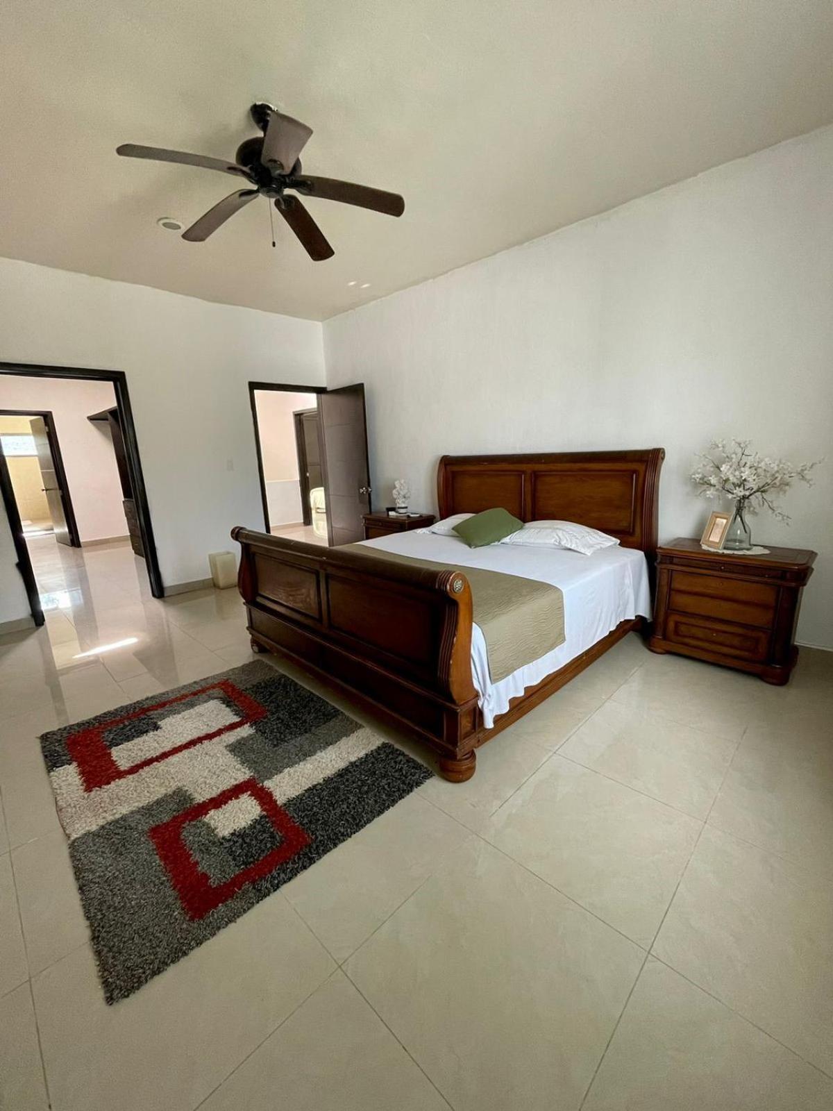 Casa Con Amplios Espacios Cancún