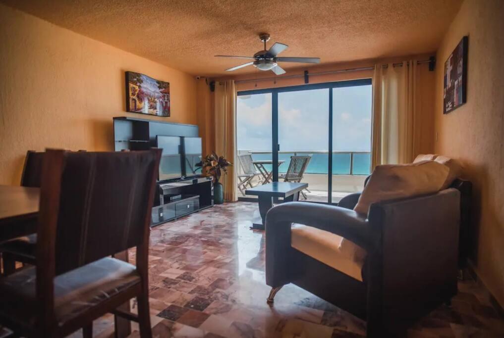 2 Bedrooms Ocean View Apartamento