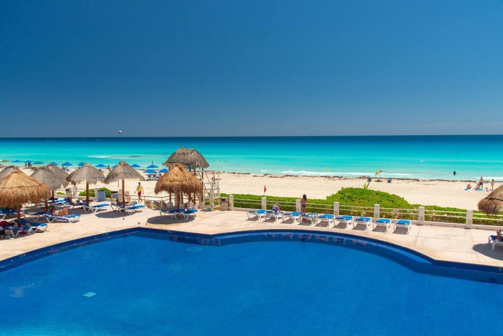 2 Bedrooms Ocean View Apartamento Cancún