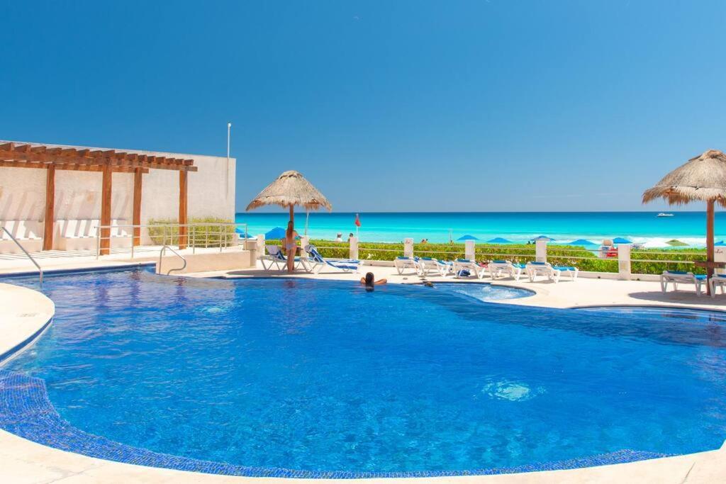 2 Bedrooms Ocean View * Cancún