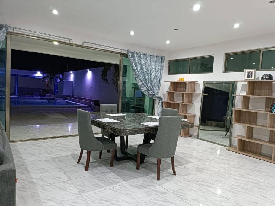 Villa Gorgeous 7 Bedrooms Oasis *