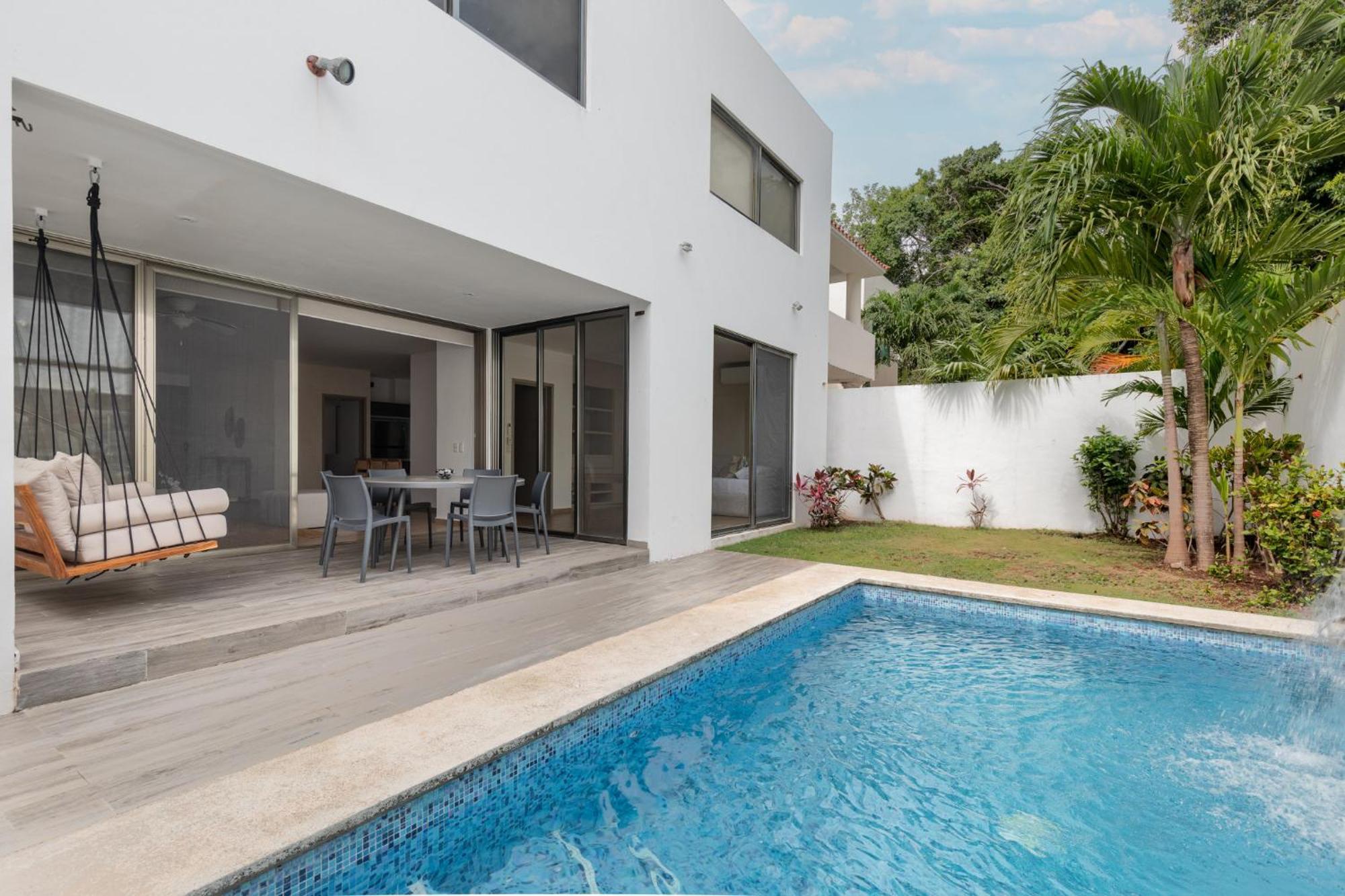 Large 4br Family House With Pool
