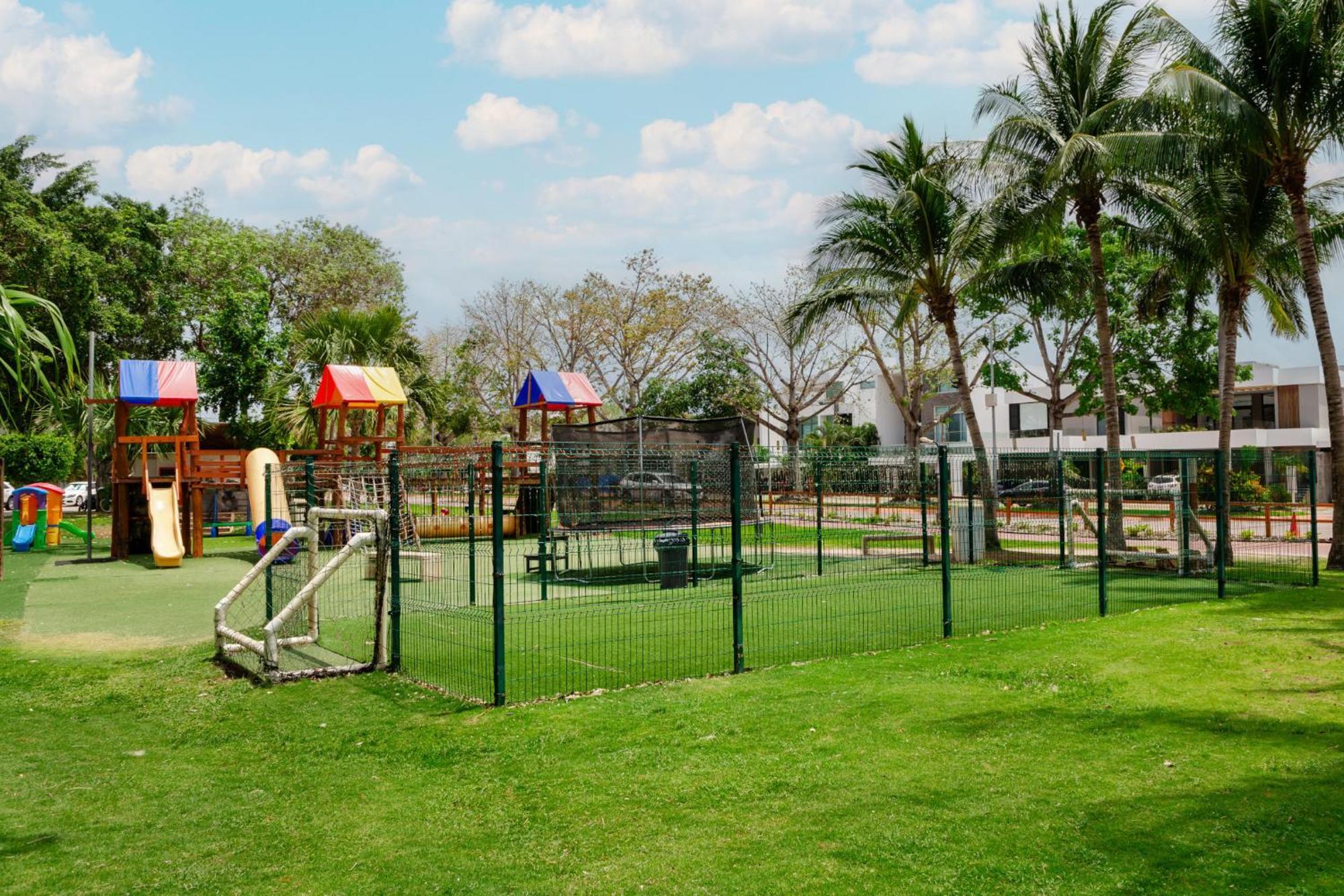 Large 4br Family House With Pool *