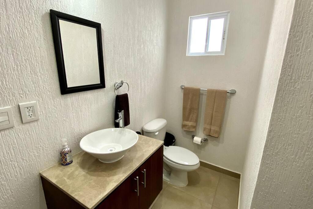 Preciosa Casa Nueva Con 3 Recamaras Y 3 Banos A 7 Min Del Tren Maya Сasa de vacaciones Cancún