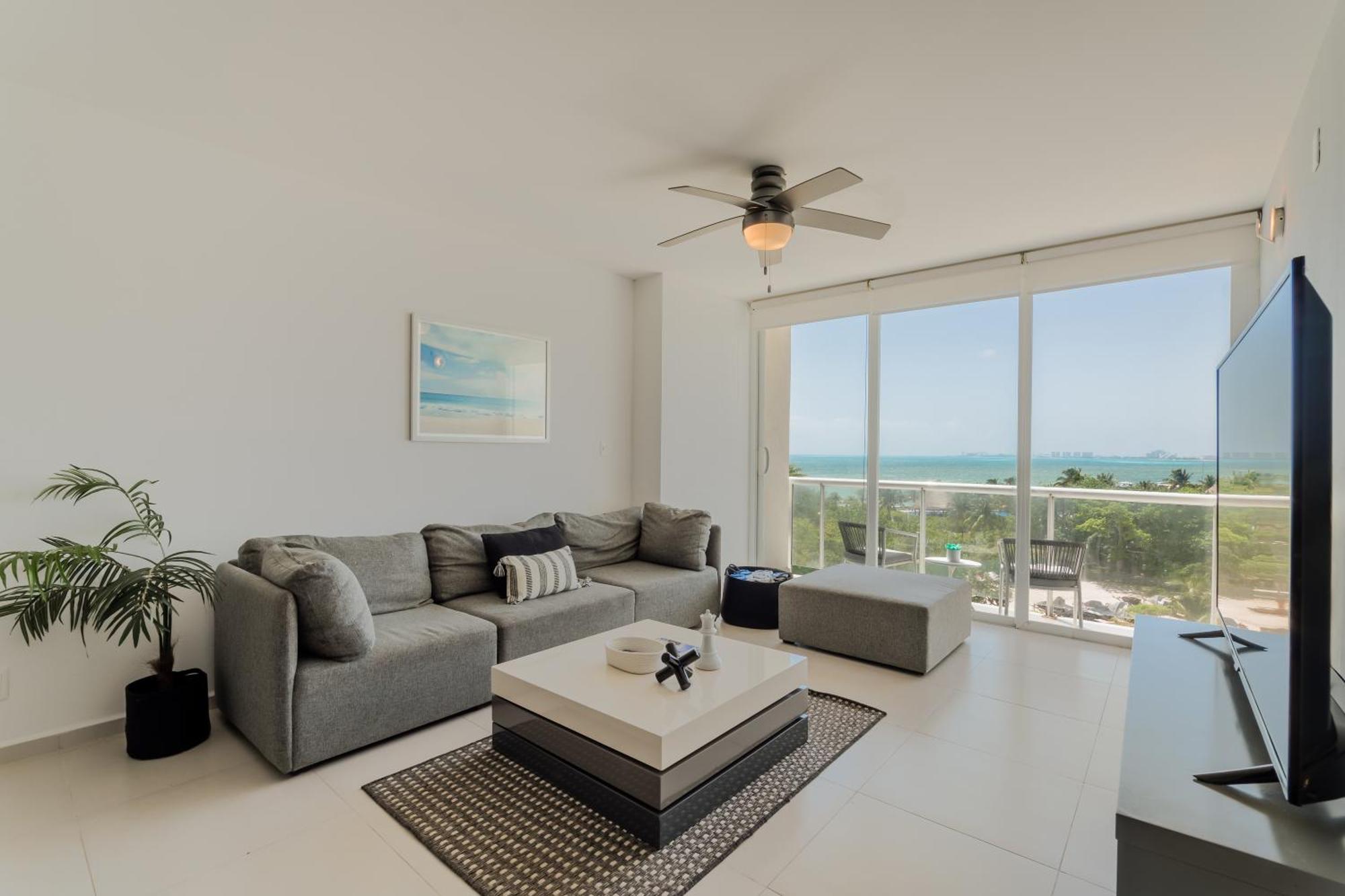 Seacost Beachfront 2bdr With Pool By Casa Paraiso Cancún