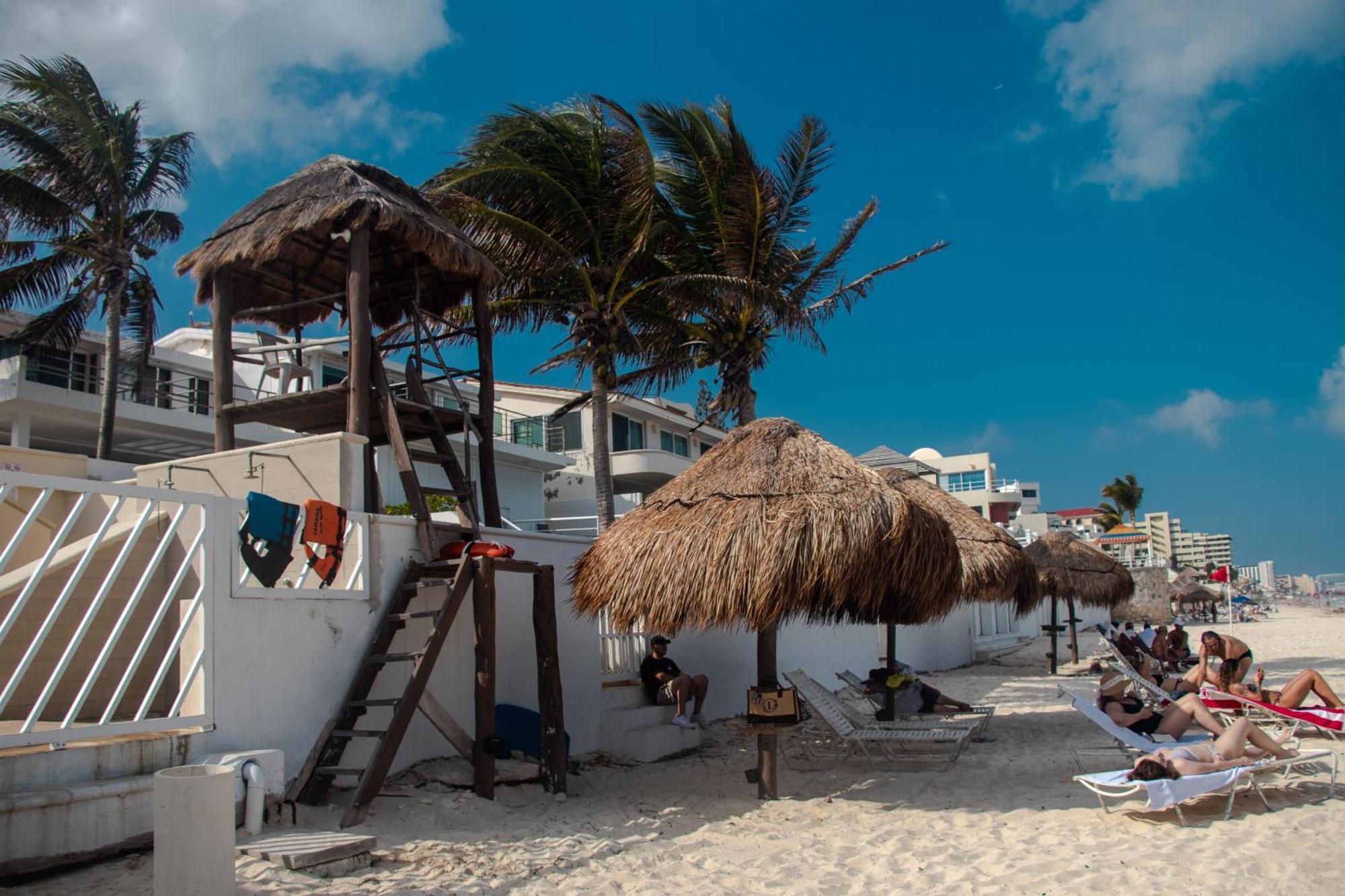 Beachfront Apartment Cancun