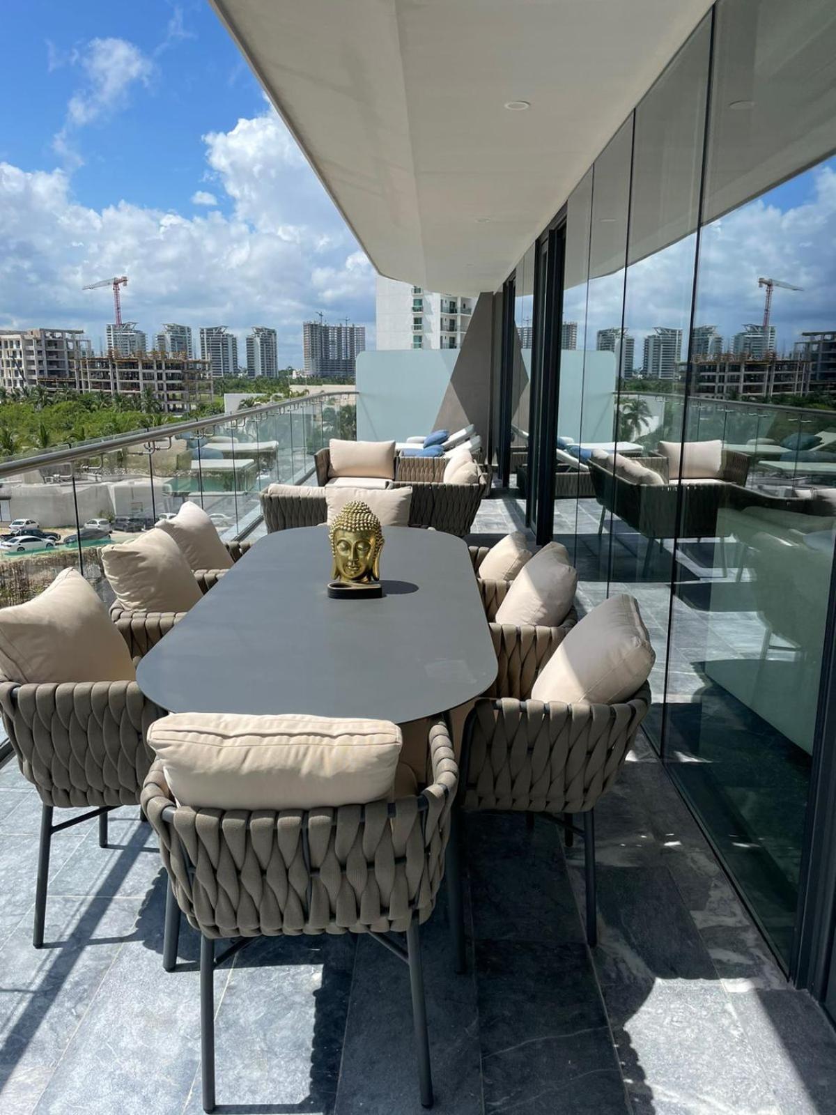 Luxx Shark Tower Apartamento *