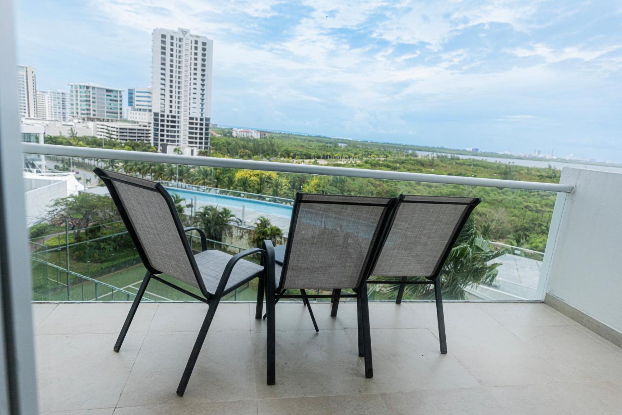 Ocean Breeze, Sanctuary - Hivenb Cancún