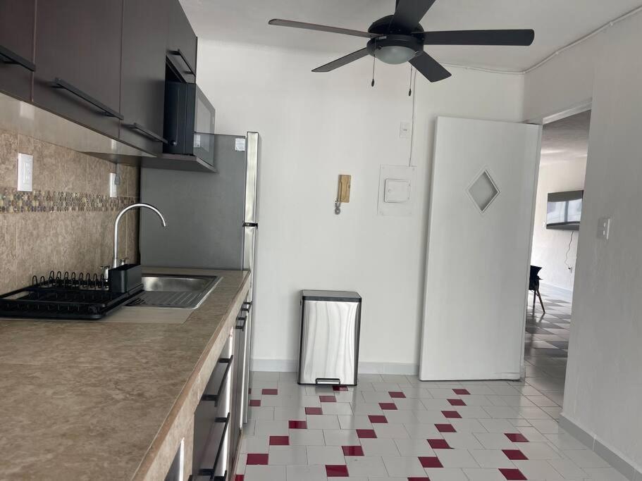 Deco5 Spacious Downtown Like *