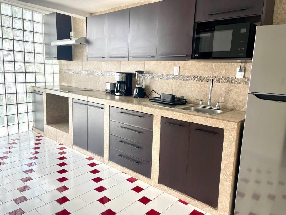 Deco5 Spacious Downtown Like *