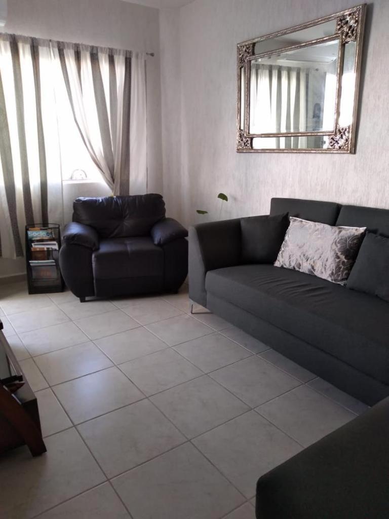 Casa Con Dos Disponibles *