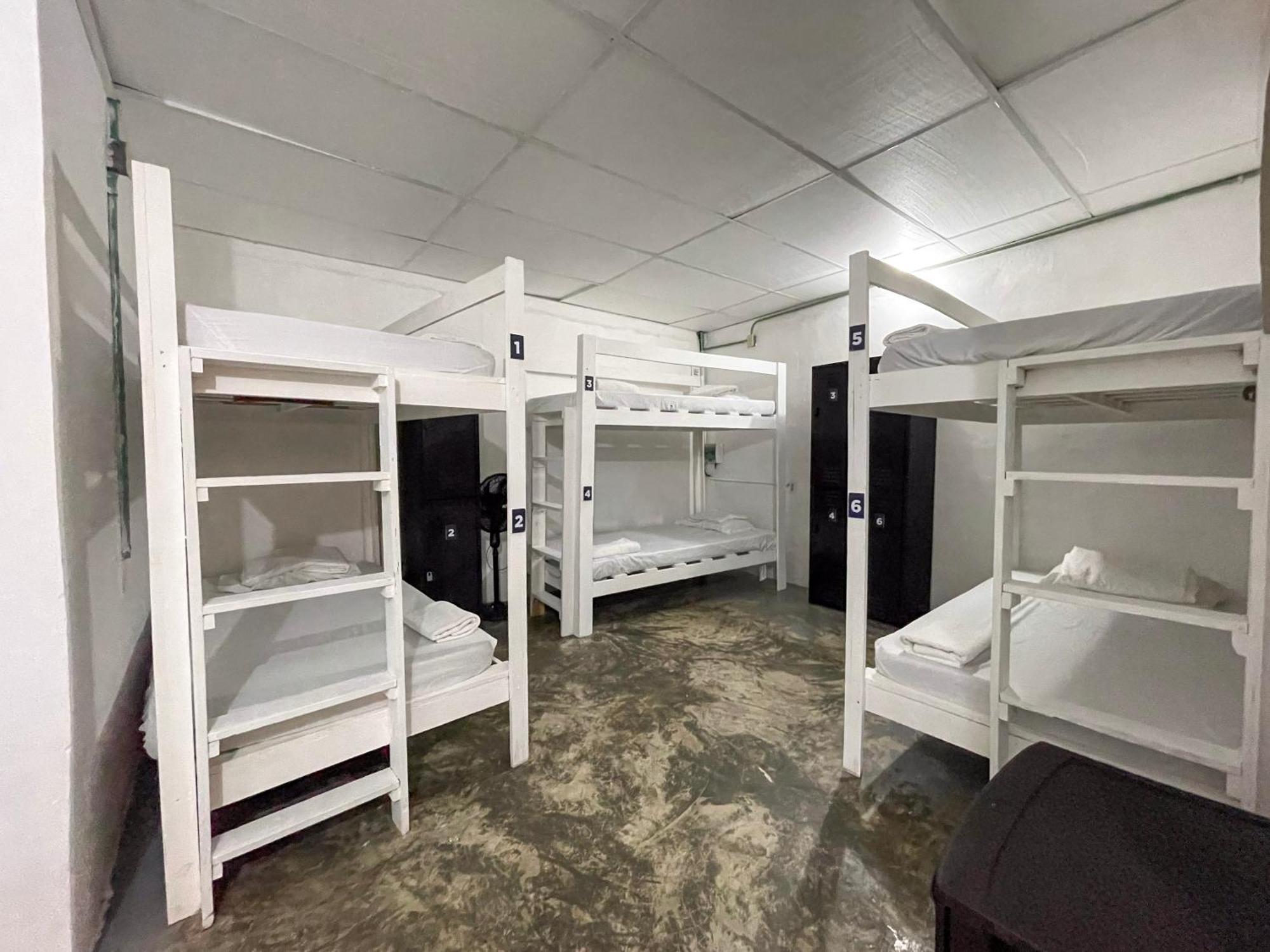 The Boat House Hostal *