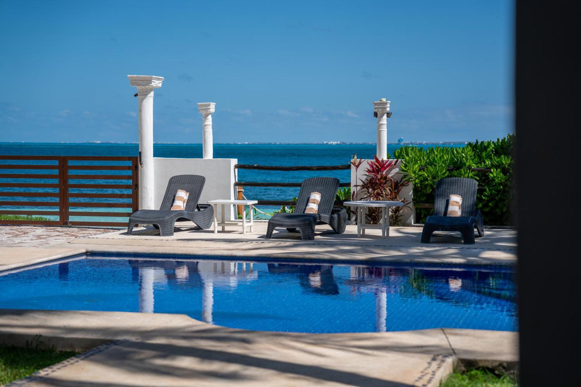 Villa Unique 5br Beachfront W/ Private Pool! Cancún
