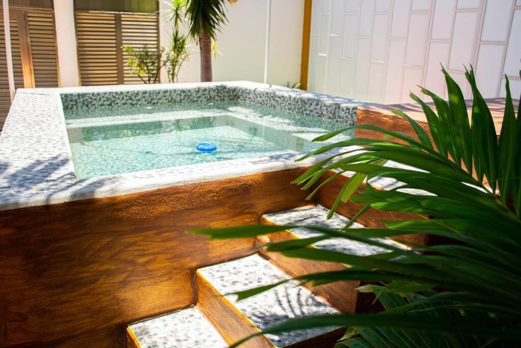 Cozy With Private Pool, Garden & Palapa Villa Cancun