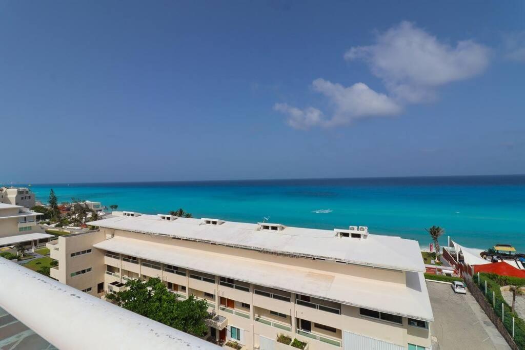 Penthouse On The With Private Sea View