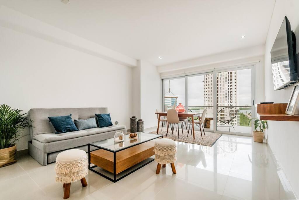 Stylish One Br Apt With Lagoon View In Dt Apartamento *