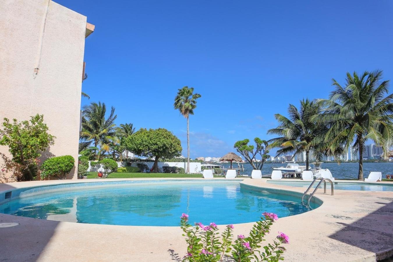 Apartamento W/ Pool & Lagoon View In Zone