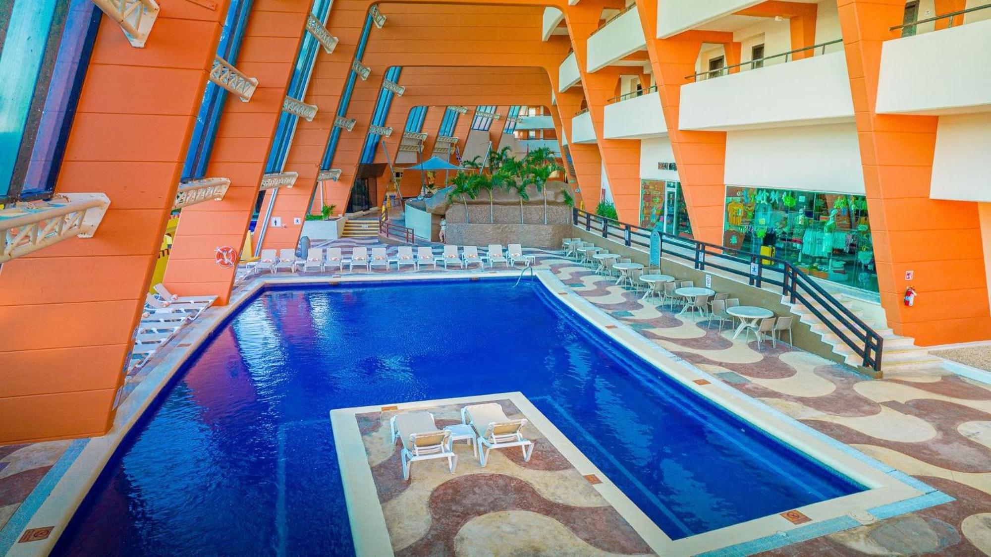 Crown Paradise Club Resort Cancún