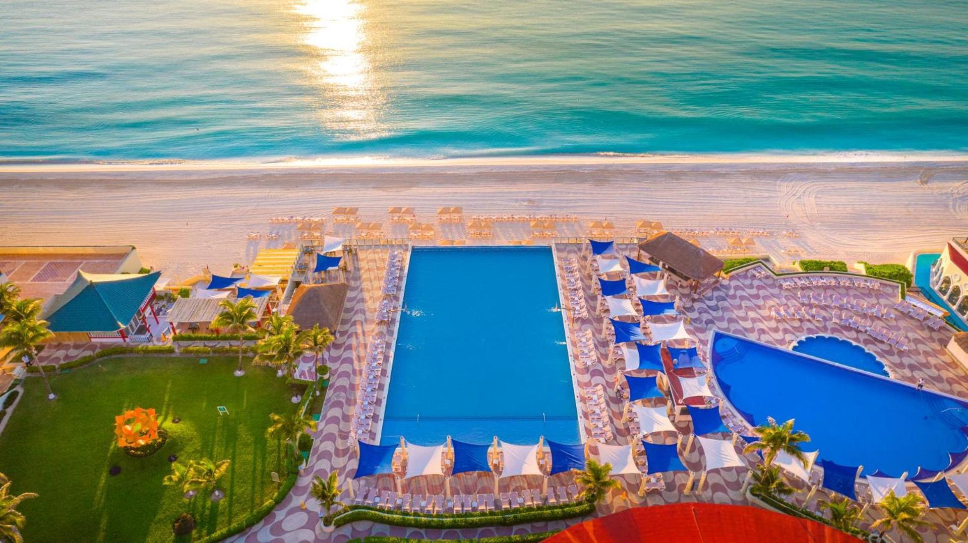 Crown Paradise Club Resort 5*