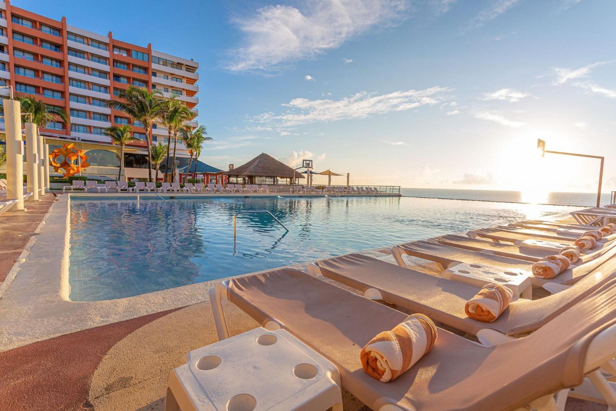 Resort Crown Paradise Club 5*