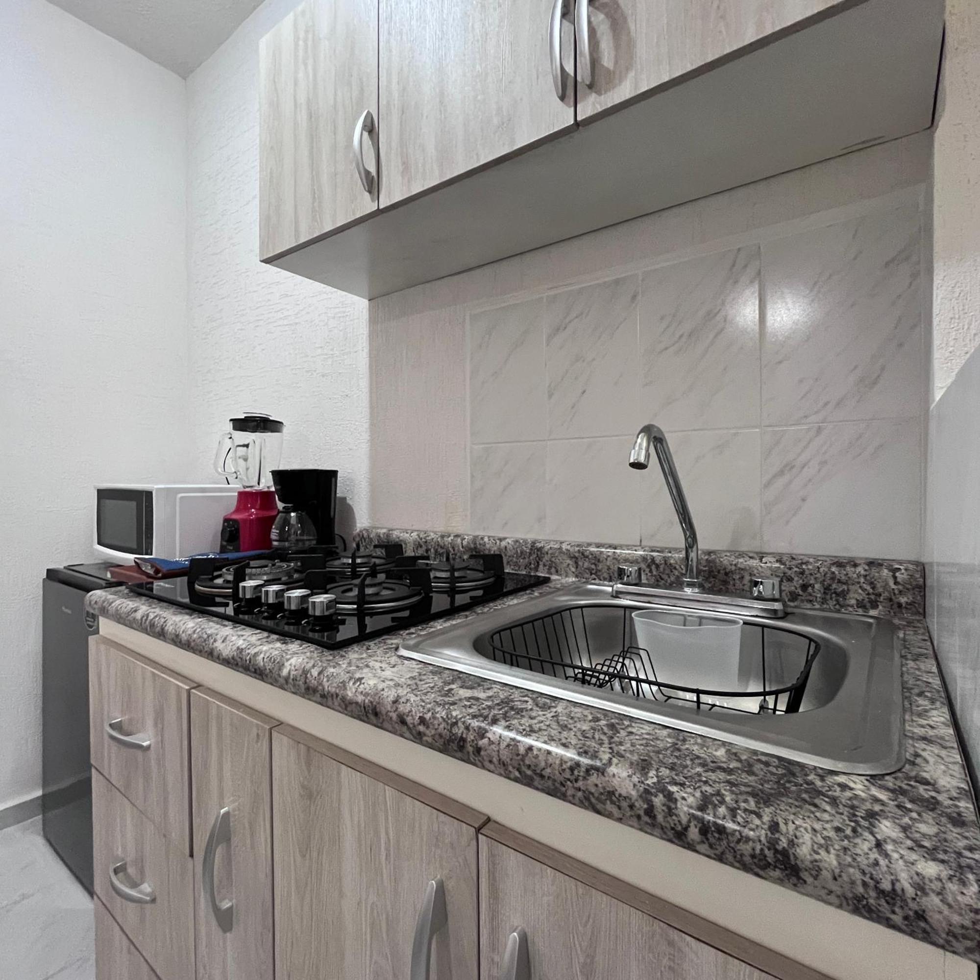Bonito Departamento En Privada Con Alberca * Cancún