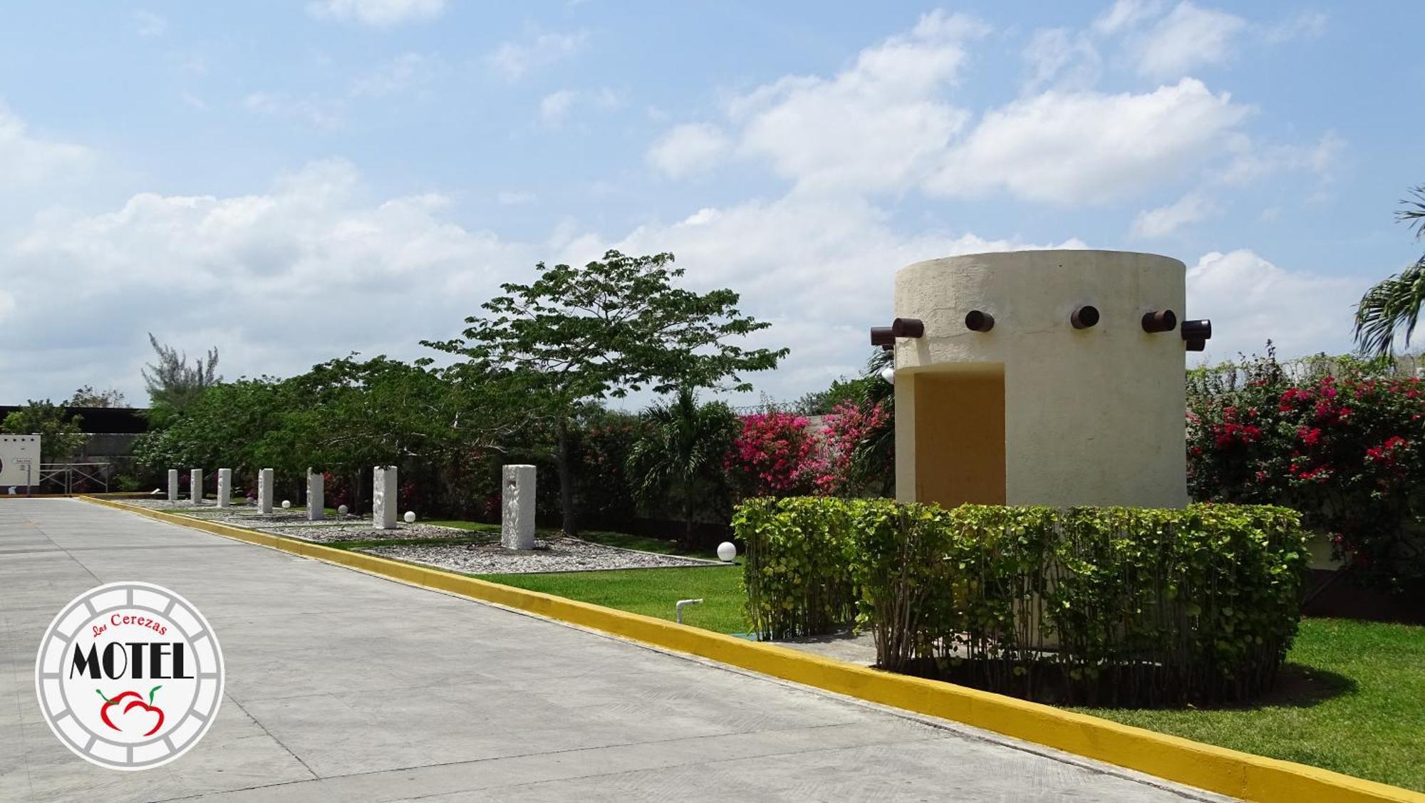 Las Cerezas Motel
