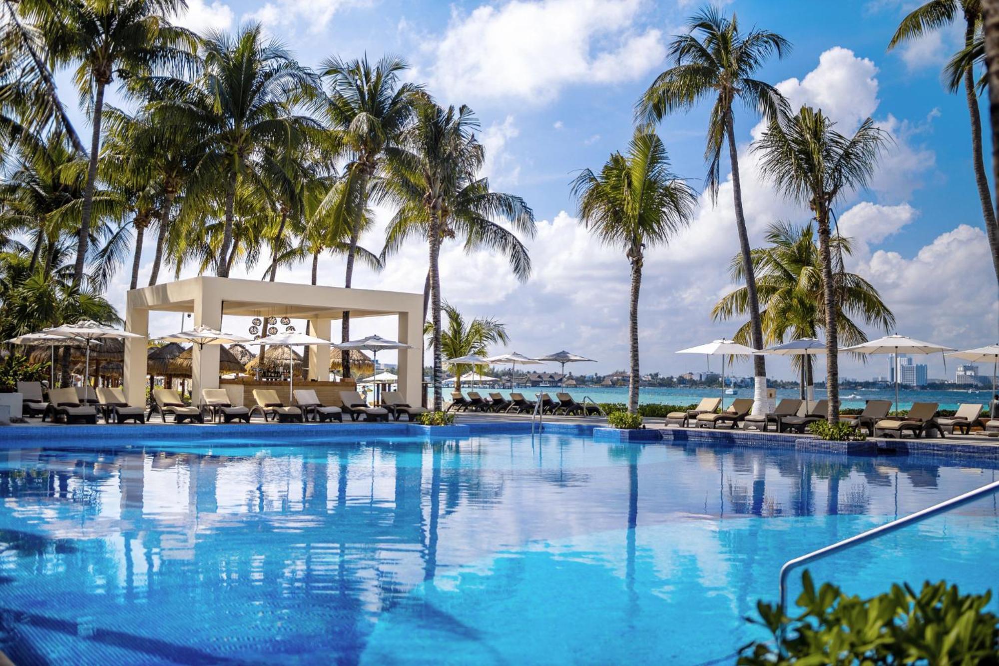 Resort Dreams Sands & (adults Only) Cancún
