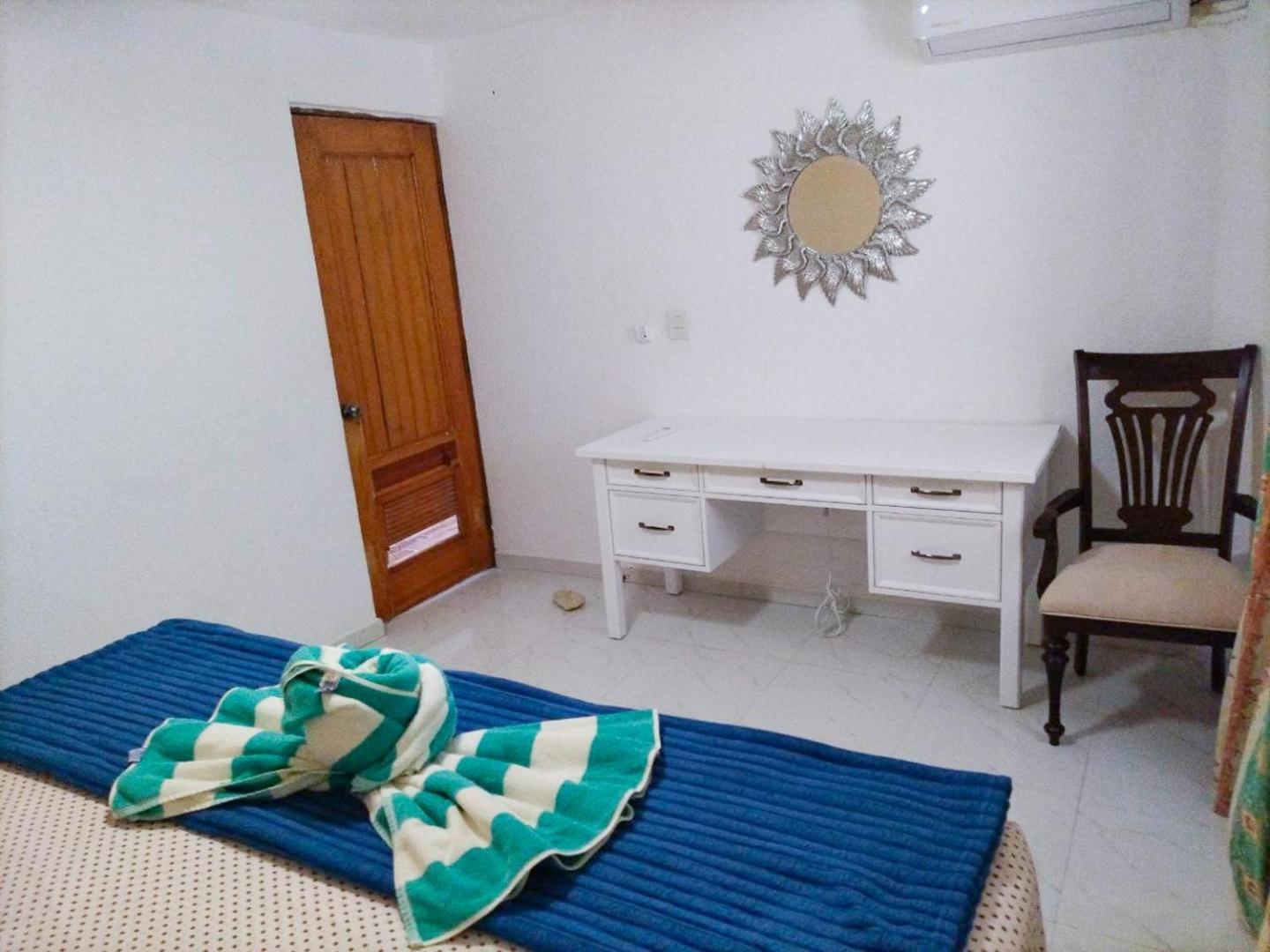 Ocean View, 3 King Beds, Balcony Apartamento