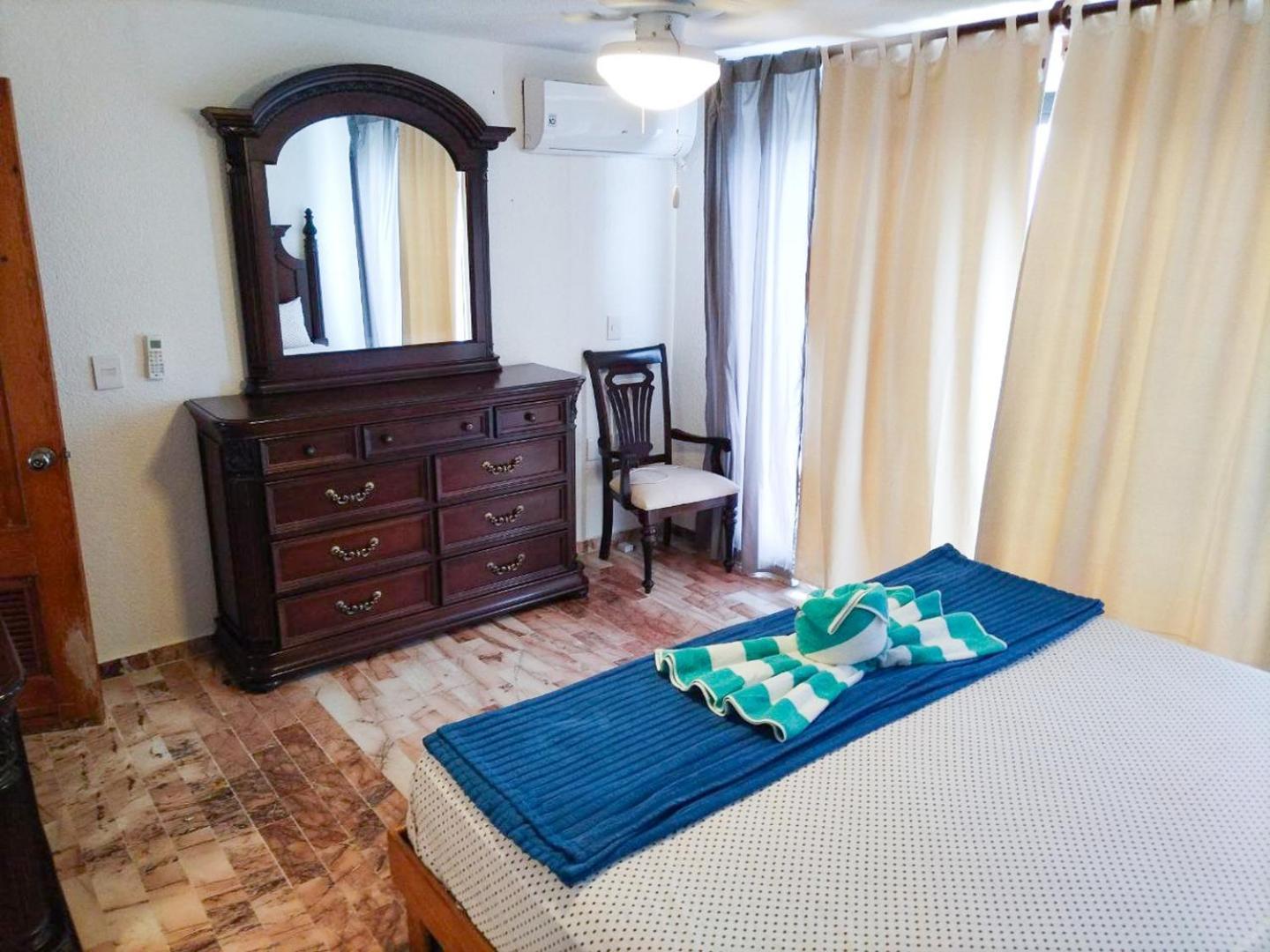 Ocean View, 3 King Beds, Balcony Apartamento