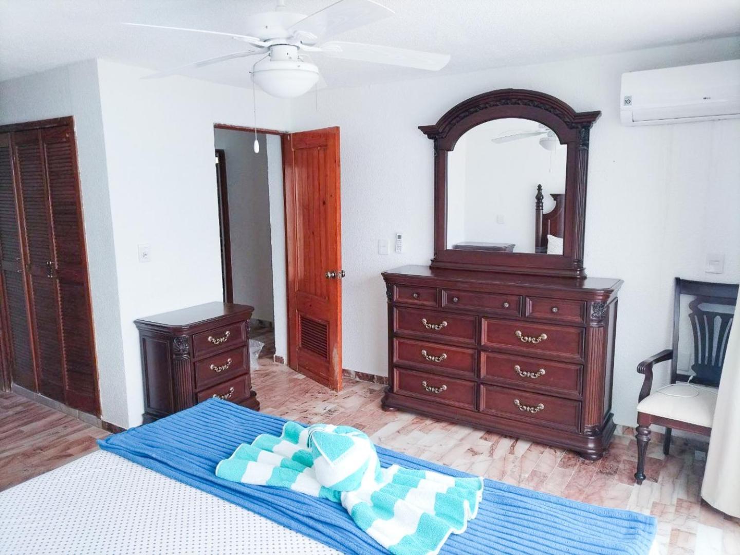 Ocean View, 3 King Beds, Balcony *