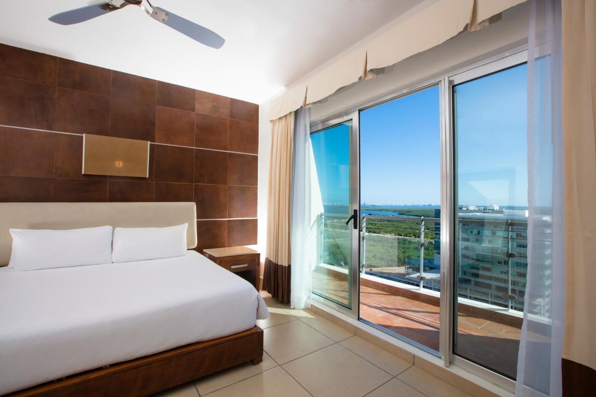 Krystal Urban Centro 4*