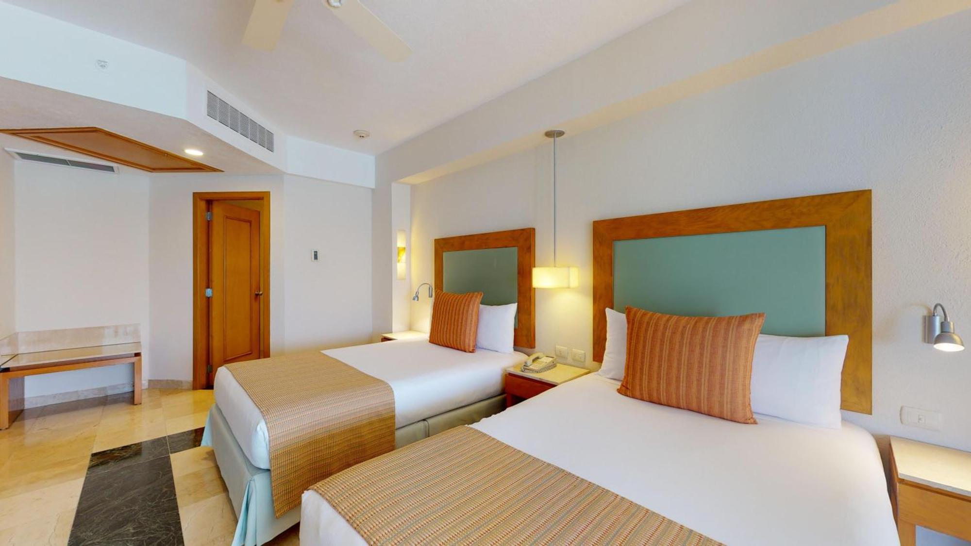 Grand Park Royal Resort 5*