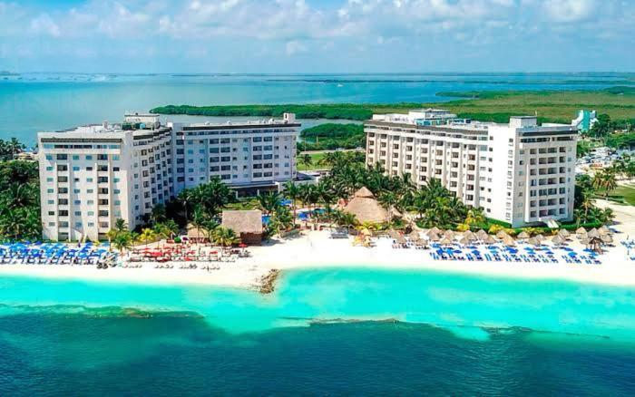 Oceanfront Paradise In Zone Apartamento Cancún