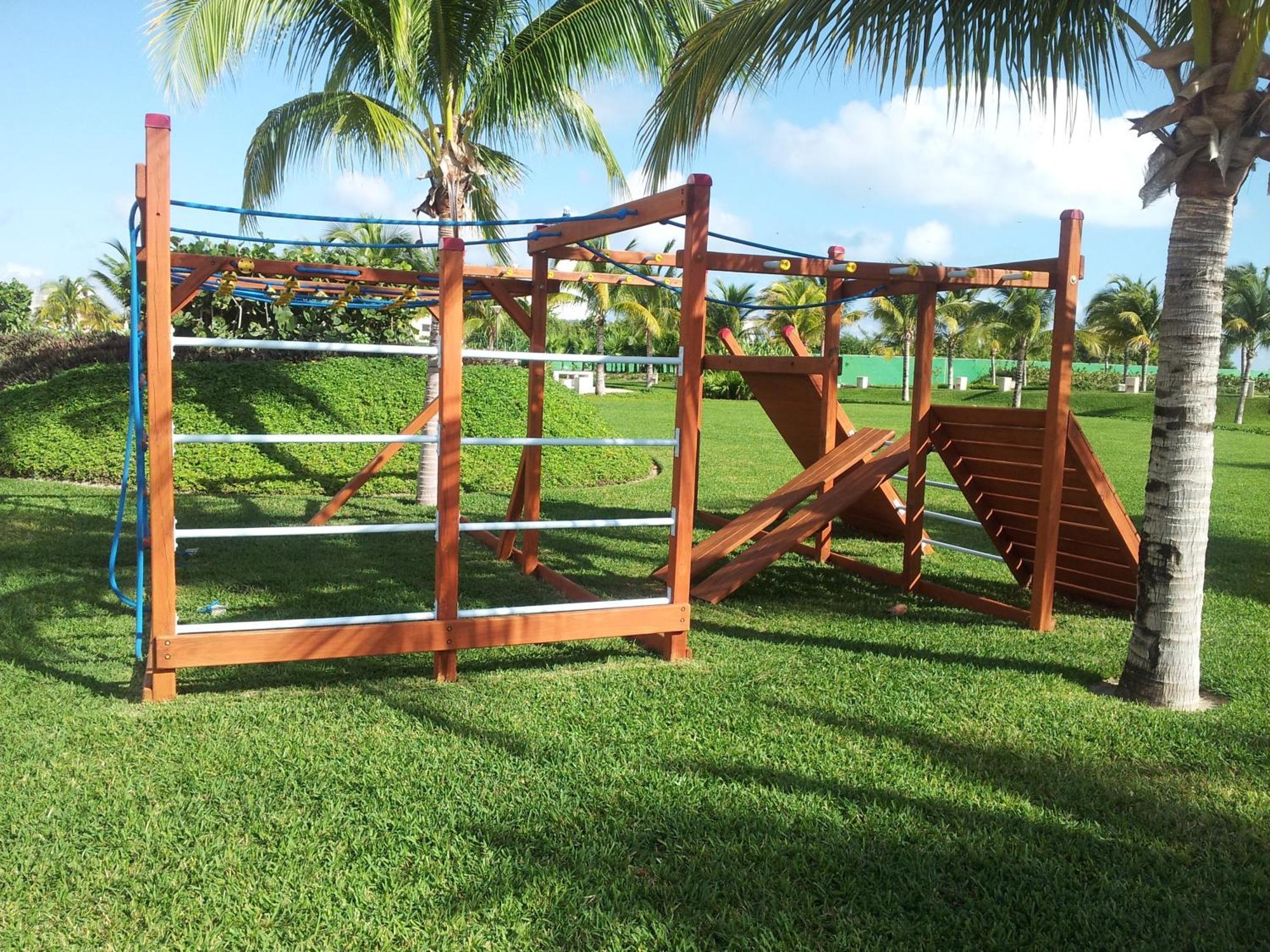 Luxury Ocean View & Front In The Location Of *