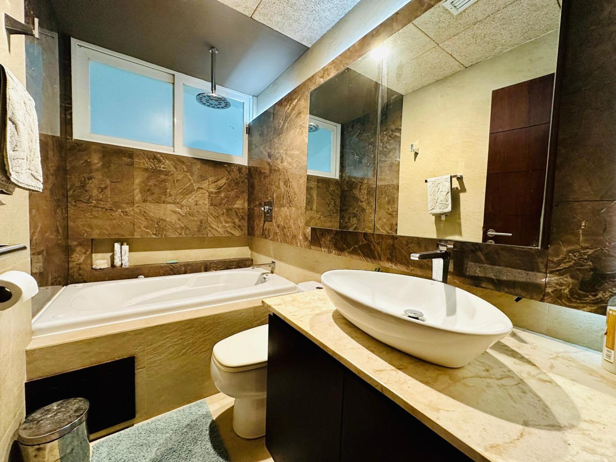 Luxury Ocean View & Front In The Location Of Apartamento
