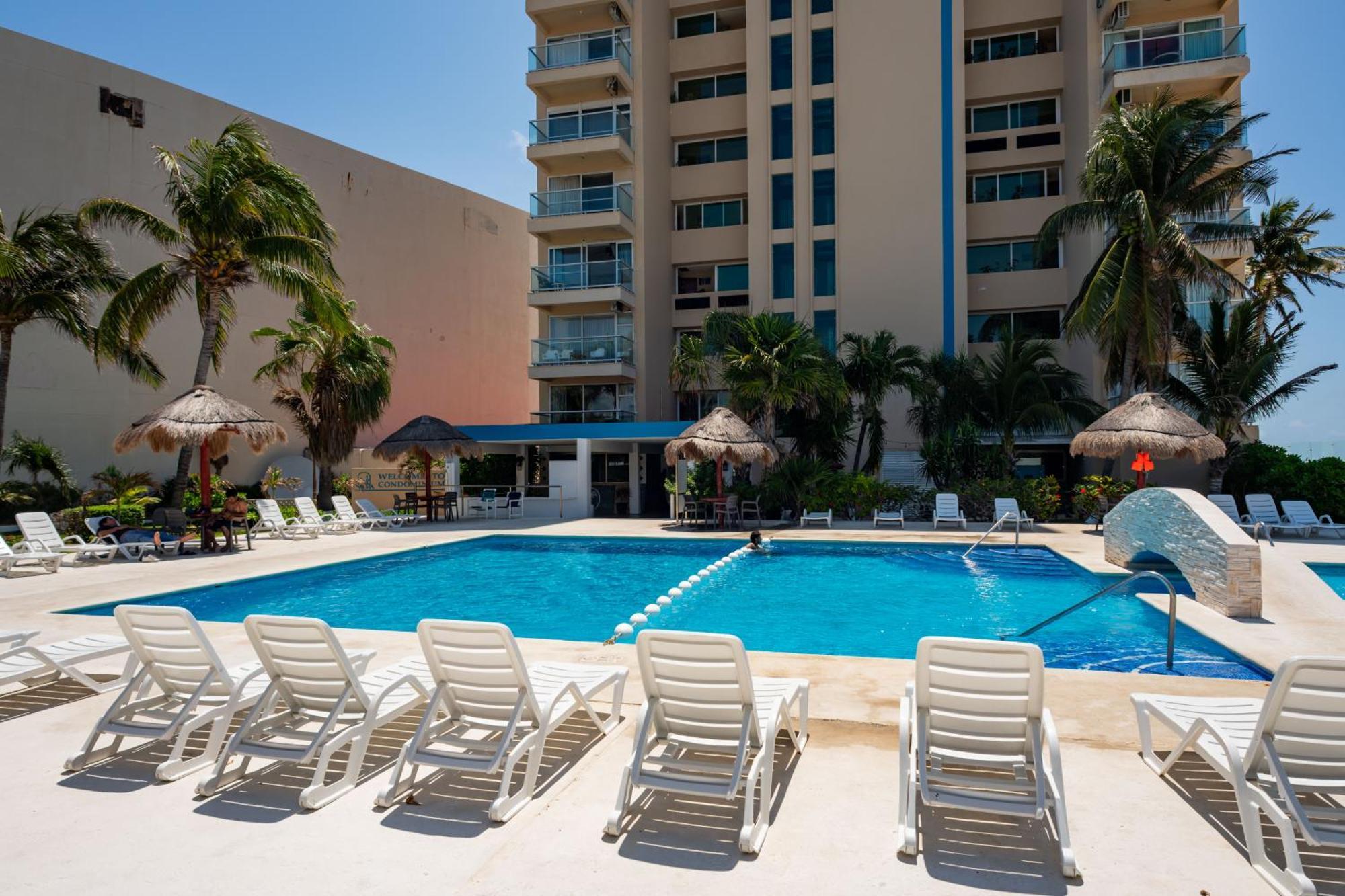 Beachfront At Salvia Aparthotel *