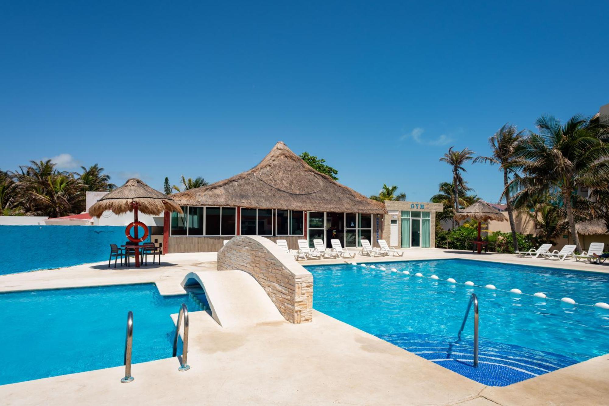 Aparthotel Beachfront At Salvia *